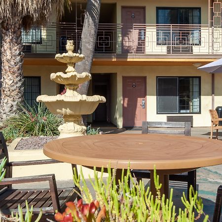 Studio City Court Yard Hotel Exterior foto