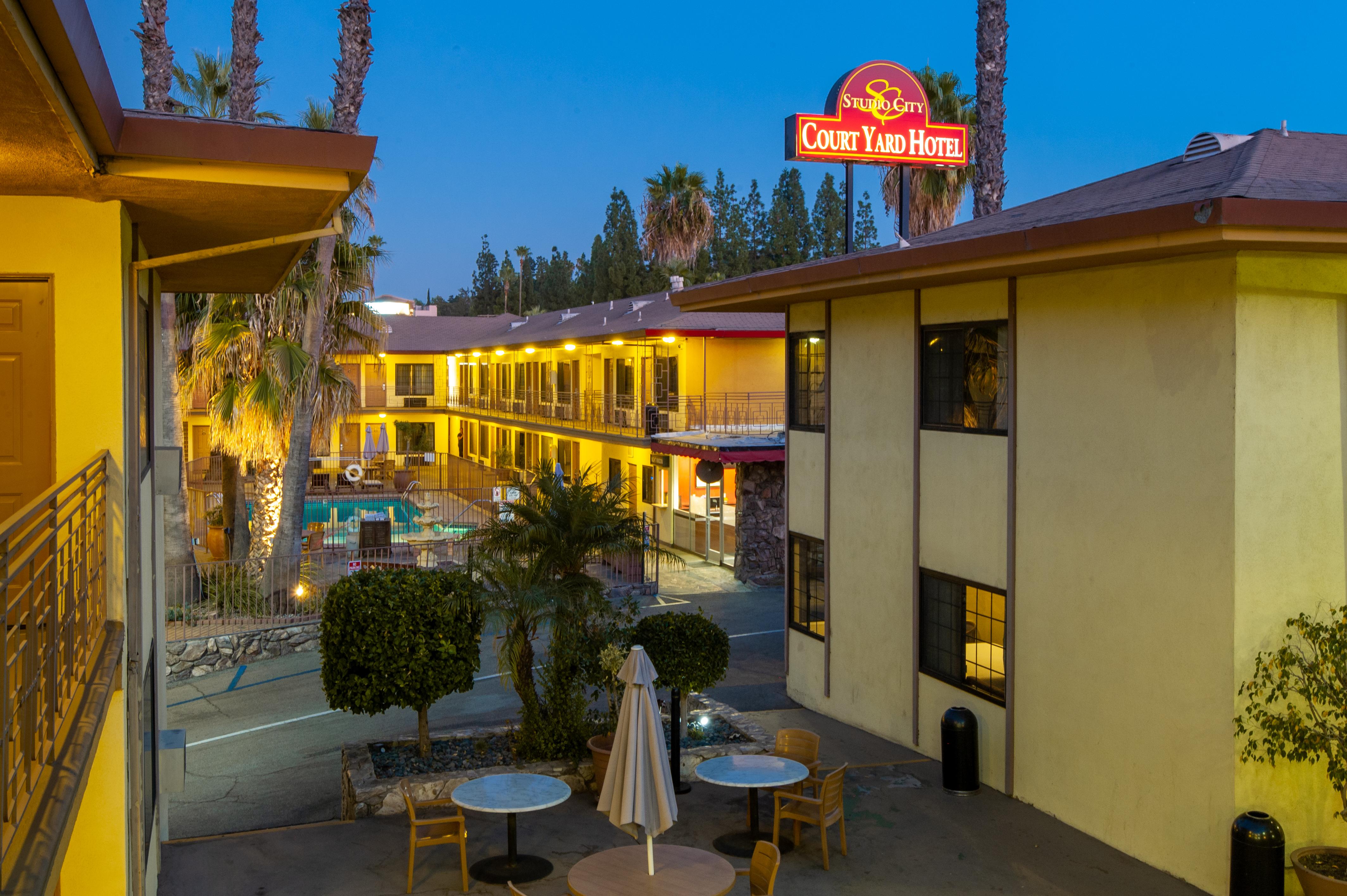 Studio City Court Yard Hotel Exterior foto